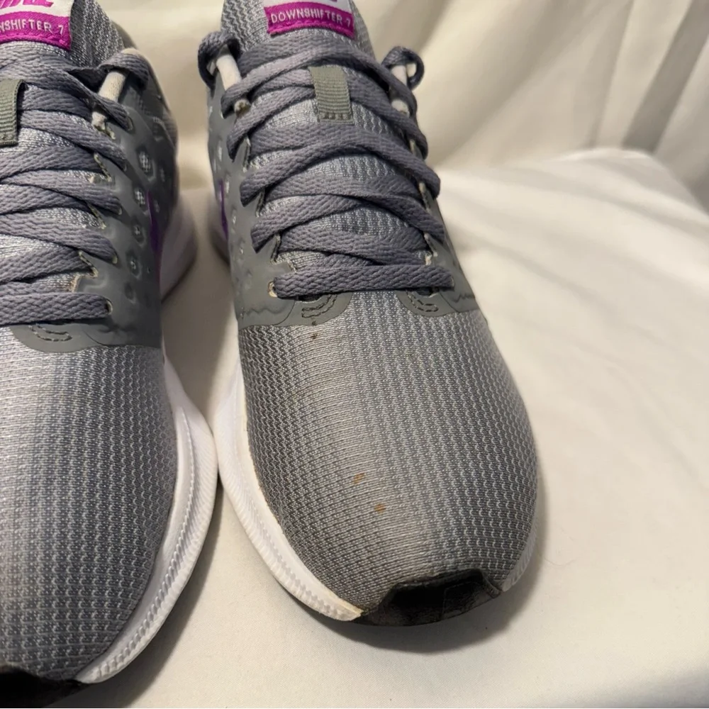 Women's Size 7 Nike Downshifter 7‎ Sneaker Cool Grey/Hyper Violet 852466-011 EUC